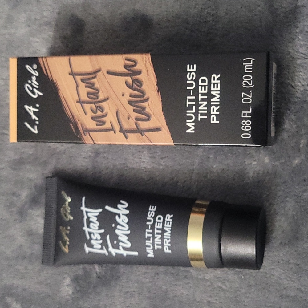 L.A. Girl Instant Finish Multi-Use Tinted Primer - Tan